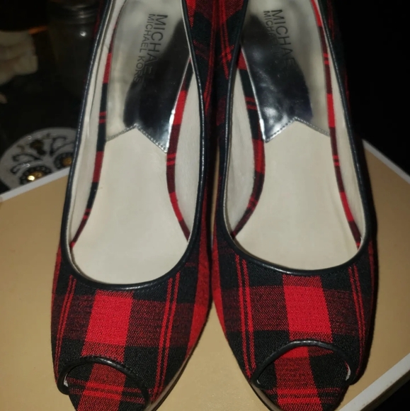 Michael Kors heels - Picture 2 of 3